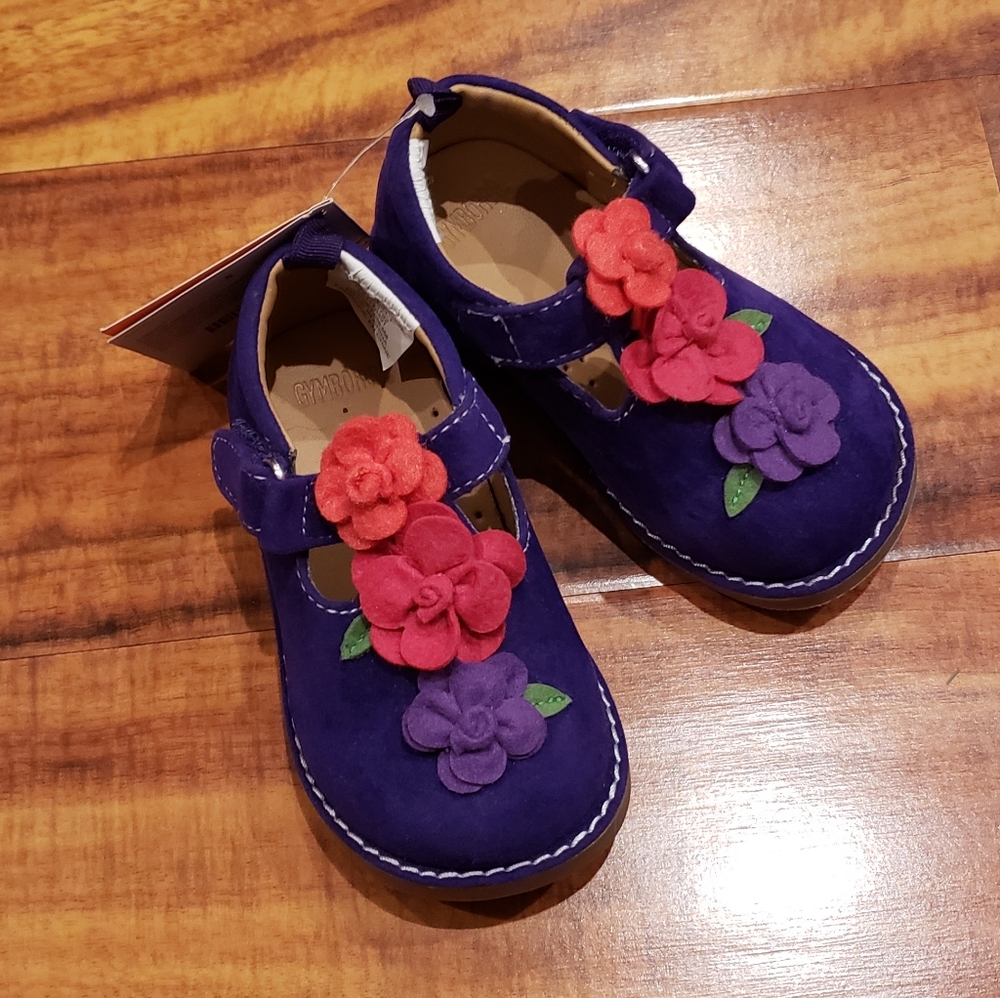Gymboree NWT size 5 purple shoes with felt floral applique